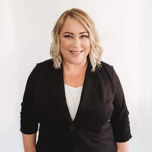 Meet your Posher, Dana